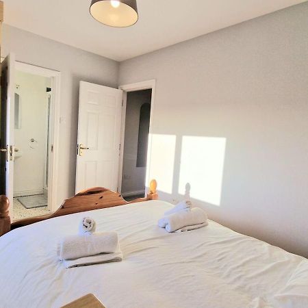 Cosy 3 Bedroom All Ensuites Galway Eksteriør billede