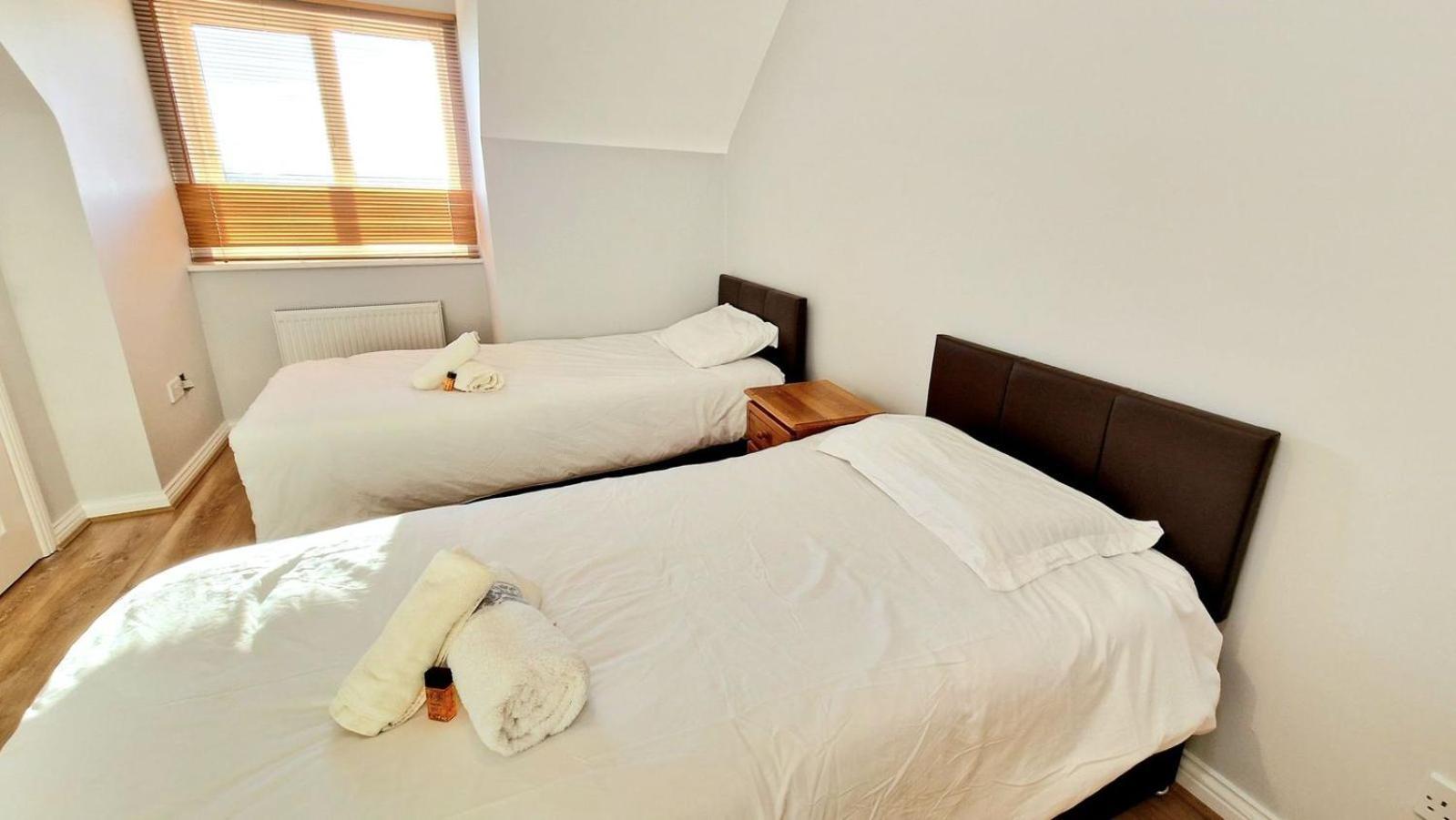 Cosy 3 Bedroom All Ensuites Galway Eksteriør billede