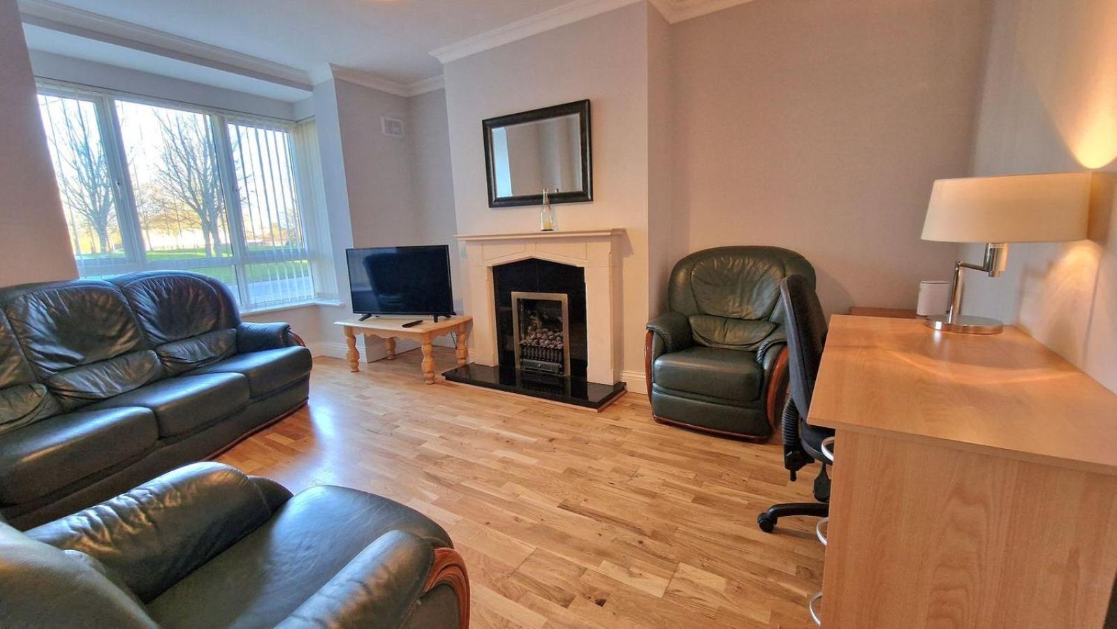 Cosy 3 Bedroom All Ensuites Galway Eksteriør billede