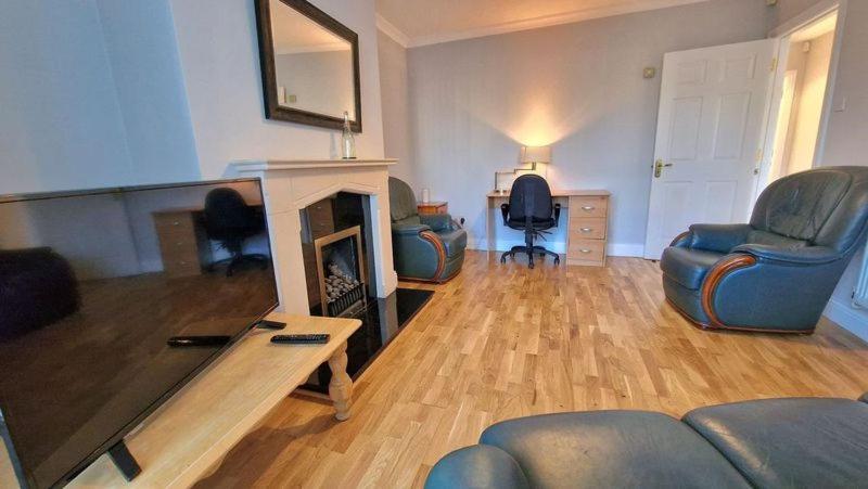 Cosy 3 Bedroom All Ensuites Galway Eksteriør billede